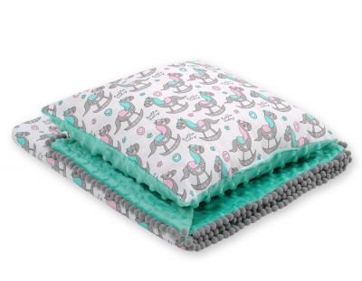 Aprīkojums: Divpusēja sega Minky + spilveni - zirgi